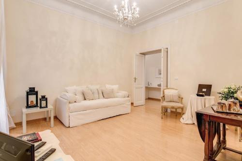 RHH Rome Holiday Home - Tap to explore photos