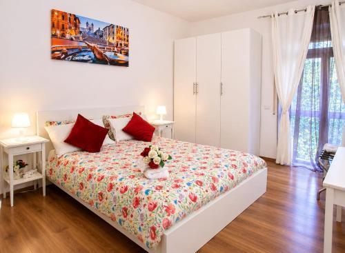 Sweet home Piramide ROOMS Room Type - Double Room with Private Bathroom