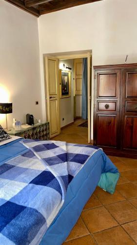 Trevi romantic room - Tap to explore photos