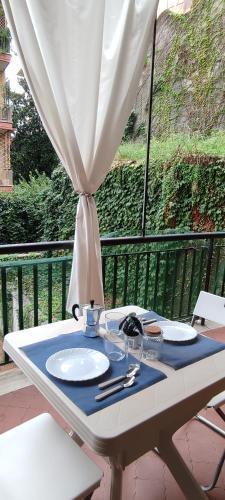 ROME HOLIDAY QUIET AND CONFORTABLE APARTMENT - Tap to explore photos