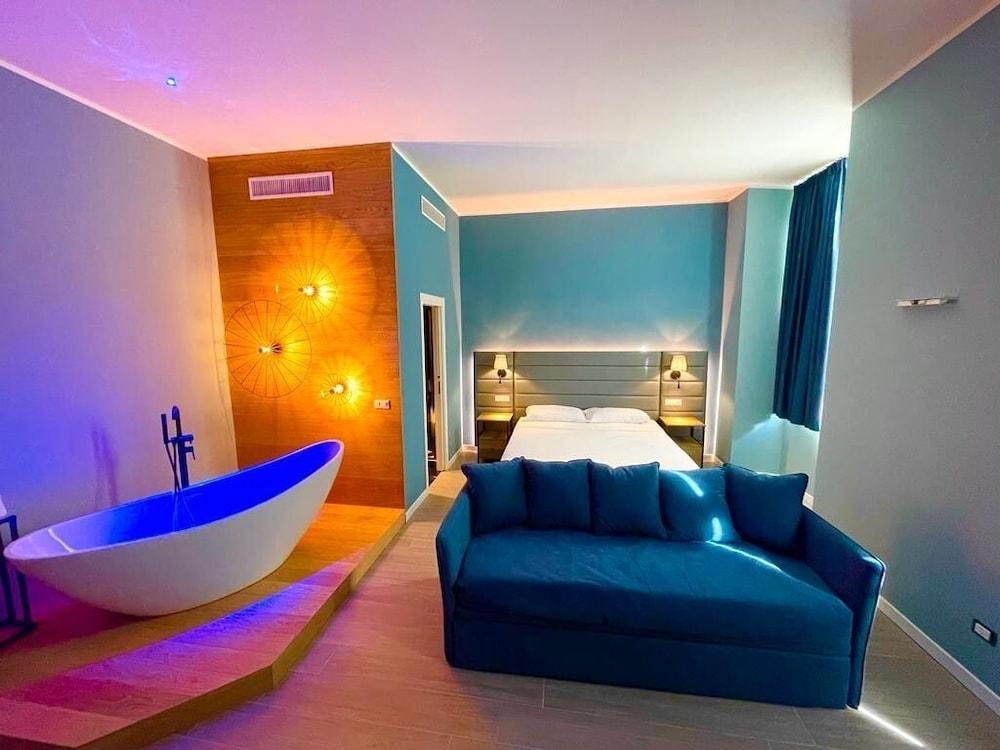 RESIDENZA 62 Room Type - Deluxe Quadruple Room RESIDENZA 62 Room Type - Deluxe Quadruple Room