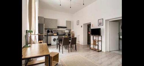 Leonidas’s House Room Type - One-Bedroom Apartment Leonidas’s House Room Type - One-Bedroom Apartment