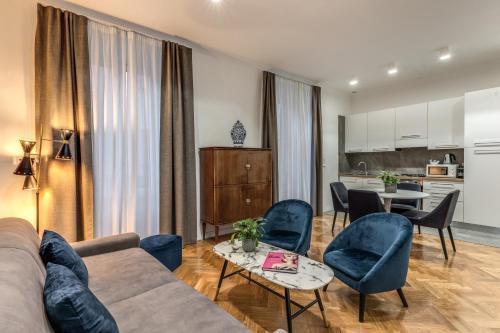Margana Apartment - Maison D'art Collection - Tap to explore photos