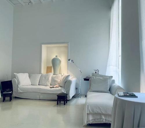 Piazza di Spagna Home - Family Apartment - Tap to explore photos