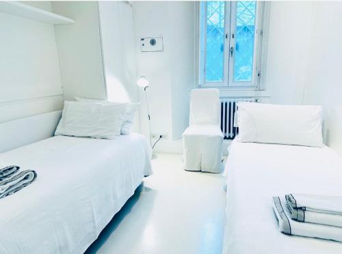 Piazza di Spagna Home - Family Apartment - Tap to explore photos