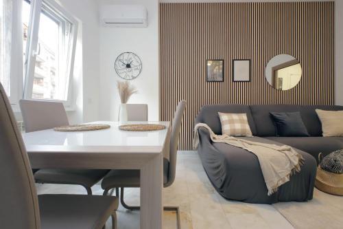 Modern Large Apartment in Rome - Tap to explore photos
