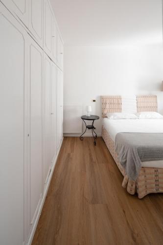 New! Spanish Steps Apartment with Balcony