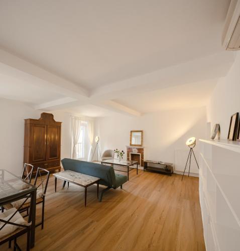 New! Spanish Steps Apartment with Balcony Room Type - One-Bedroom Apartment New! Spanish Steps Apartment with Balcony Room Type - One-Bedroom Apartment