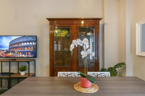 The best apartment in Rome! - Tap to explore photos