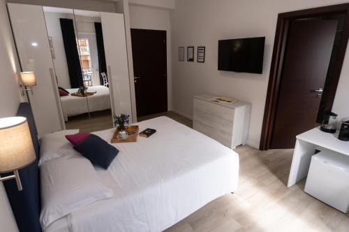 Piol Guest House - Tap to explore photos