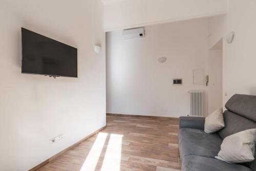 WMR Apartment near Vatican - Tap to explore photos