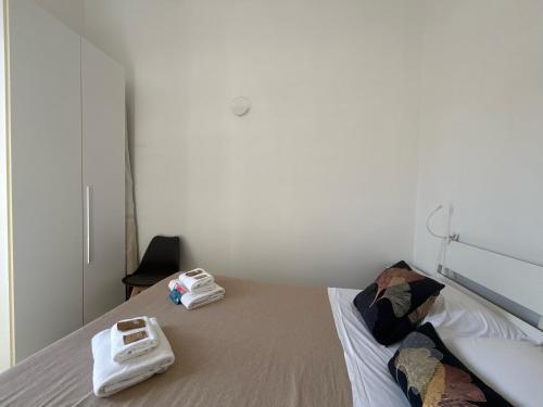 Renovated studio near the Vatican - Tap to explore photos