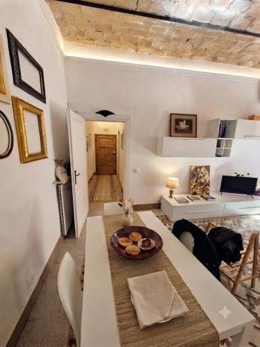 Porta Labicana House -10 minutes from Termini Station - Tap to explore photos