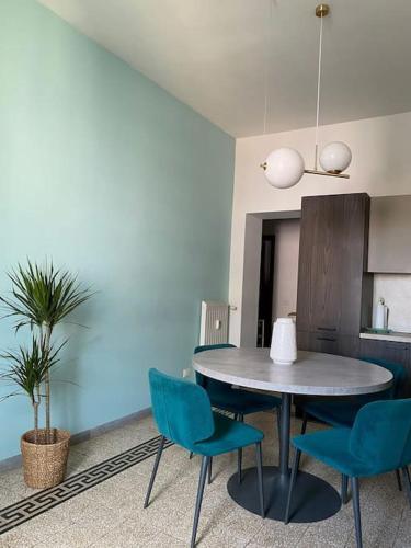 Spring Home - Tap to explore photos