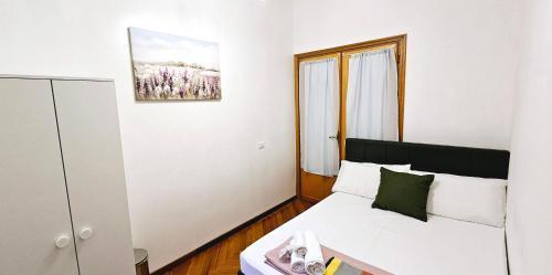 VATICAN ERA Guest House Room Type - Double Room with Shared Bathroom