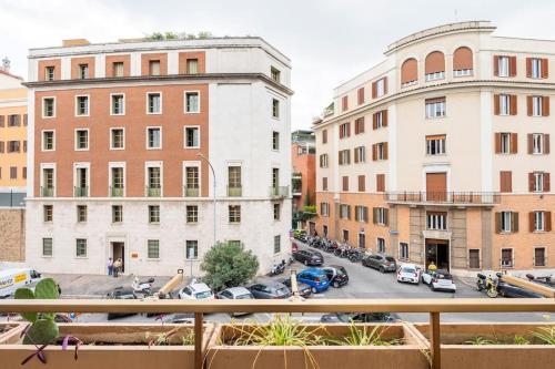 Villa Borghese cozy apt - Tap to explore photos