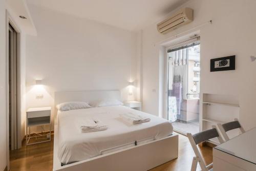 Raffaella Apartment Rome - Tap to explore photos