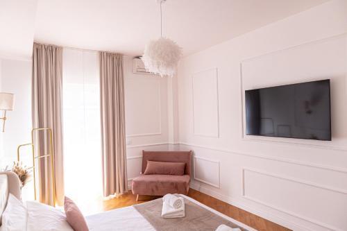 The Aristocats Apartment - Tap to explore photos