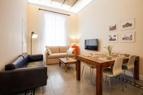 Quirino Visconti Apartment Prati - Tap to explore photos