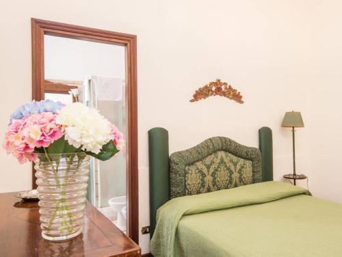 Luxury Apartment Spanish Steps - Tap to explore photos