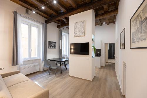 Navona Modern by Rental in Rome - Tap to explore photos