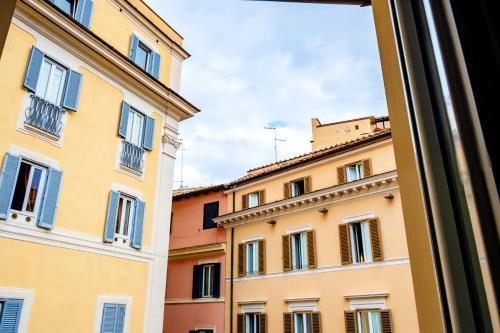 Elegantis Trevi Suite Apartment - Just 50m from Trevi Fountain