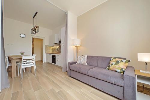 Prestigious Re di Roma Apartment - Tap to explore photos