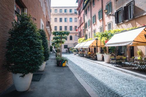 Luxury Stay Piazza di Spagna - Tap to explore photos