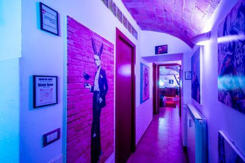 LoveLane Room Type - One-Bedroom Apartment