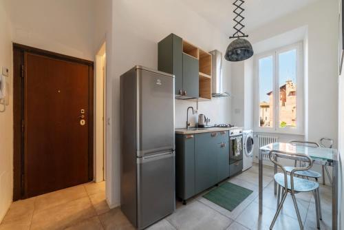 La Garbatella Apartment - Tap to explore photos