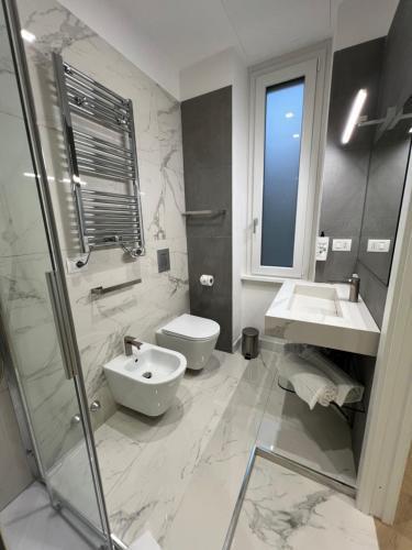Vittoria's Luxury Rooms - Tap to explore photos