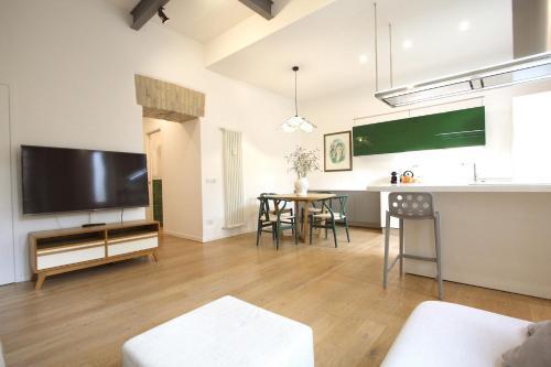 Magnolia House in Testaccio - Tap to explore photos