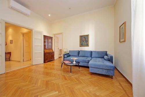 Spacious Parioli Apartment - Tap to explore photos