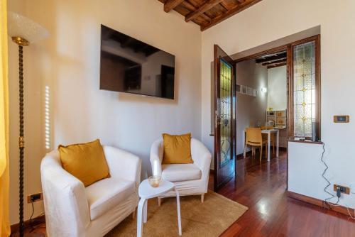 Trastevere Leopard'Oro Apartment - Tap to explore photos
