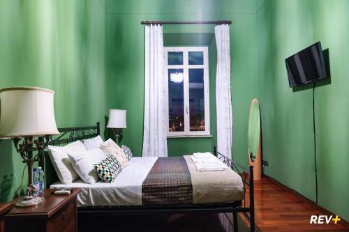 Pantera Holiday House - Tap to explore photos
