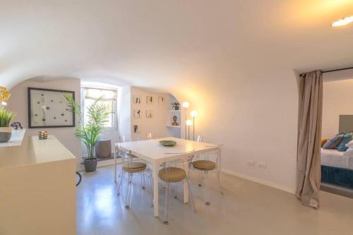 Unique View Farnese [Classy loft] - Tap to explore photos