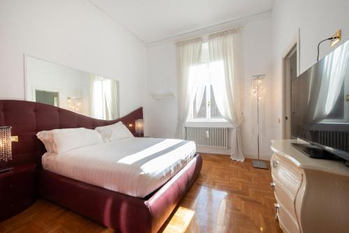 Lucrezio Caro Luxury Apartment