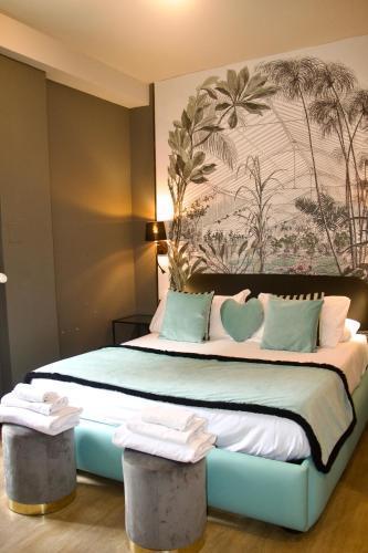 XCross Suites Roma - Tap to explore photos
