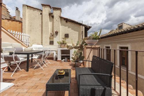 Pantheon Splendid Flat with Terrace - Tap to explore photos