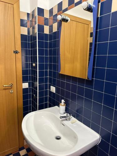 Palm Rooms Room Type - Basic Triple Room with Shared Bathroom Palm Rooms Room Type - Basic Triple Room with Shared Bathroom
