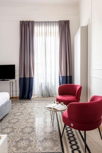SJR Luxury Apartment Trevi Fountain - Tap to explore photos