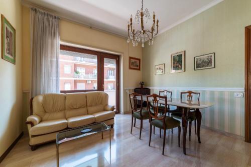 Villa Pamphili & Vaticano Cozy Apartment - Tap to explore photos