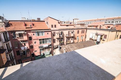 Roof Terrace Sophie, Repubblica apartment Termini Station - Tap to explore photos
