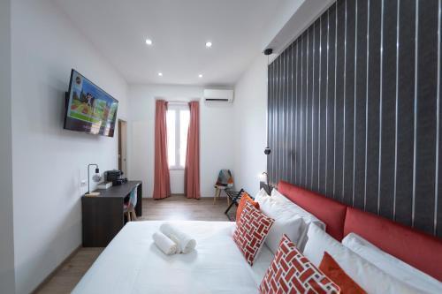 Trastevere New Luxury Rooms - Tap to explore photos
