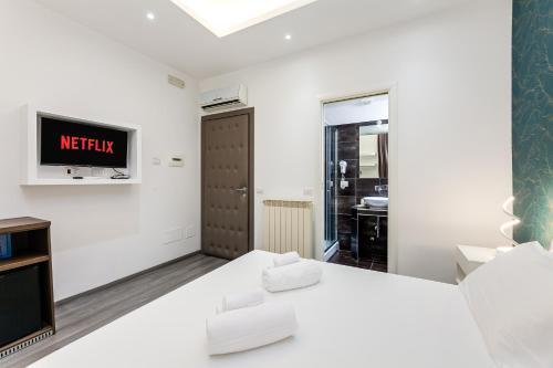 Spagna Boutique Suites - Tap to explore photos