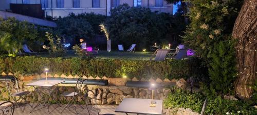 Villa Riari Garden - Tap to explore photos