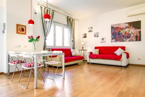 Lovely apartment in Rome - Casetta Mattei - Tap to explore photos