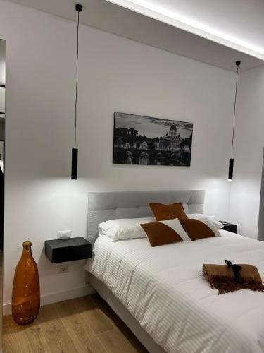SIRI VATICAN LOFT - Design House Rome - Tap to explore photos
