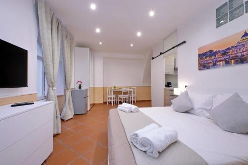 Trevi Feddy's Apartment Room Type - One-Bedroom Apartment