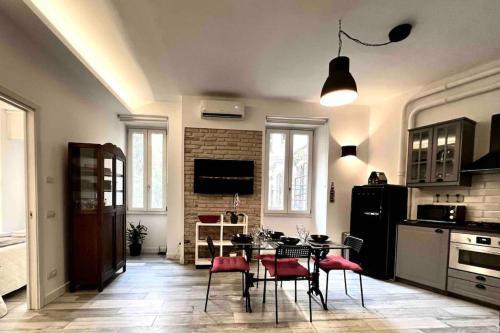 Modern Apartment near the Vatican - Tap to explore photos